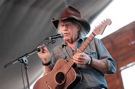 Billy Joe Shaver Dies At 81 Kim K Under Fire For ‘humble Birthday