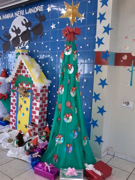 Árvore De Natal Feita Com ArmaÇÃo De BambolÊ E Tnt Painel De Natal
