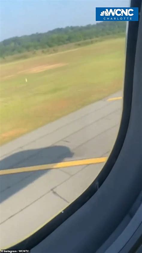 Terrifying Moment Delta Airlines Boeing 717 Makes Emergency Landing In