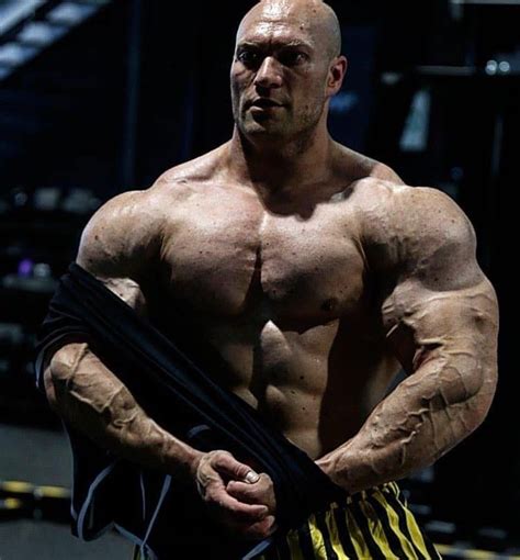 Pin By Nee Voir Dee On Bodybuilding Live Massive Muscle Men Bodybuilding Fitness Motivation