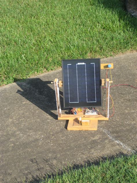 Portable Solar Tracker No Microcontroller Required 21 Steps
