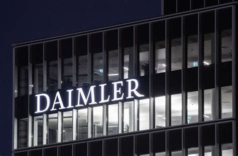 Stuttgarter Autobauer Daimler Und Rolls Royce Kooperieren Bei