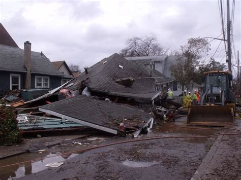 After Sandy Devastation And Frustration In Staten Islands New Dorp