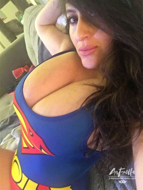 Antonella Kahllo In Superest Woman Super Flygirl Busty
