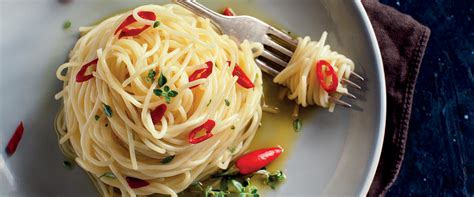 Spaghetti aglio olio e peperoncino la Ricetta- Fratelli Carli