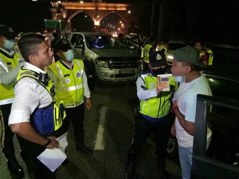 Balai polis trafik (police) is located at jalan cecawi 6/18, kota damansara, 47810 petaling jaya, selangor, malaysia. Polis Petaling Jaya tambah sekatan Op Alkohol