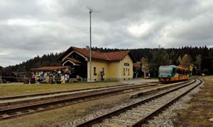 Der bus mit zwölf menschen an bord war auf einer abschüssigen landstraße immer schneller geworden. LOK Report - Eisenbahn im Böhmerwald