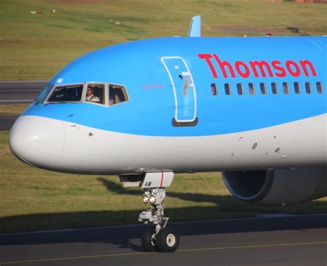 Thomson Boeing 757 G Byaw Nose Detail Simon Butler Flickr