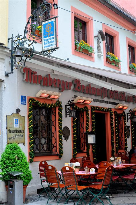Hot dogs will never taste the same again after you've tried one of these delectable little sausages. Nürnberger Bratwurst Glöckl am Dom - Munich ...