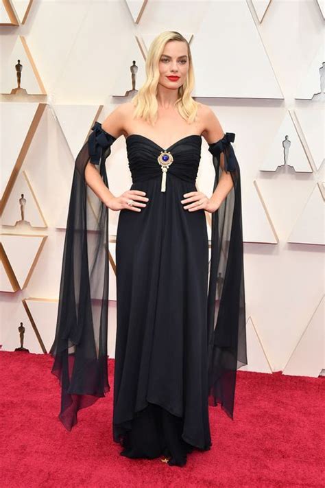 Margot Robbie Wears Strapless Dress At Academy Awards In 2020