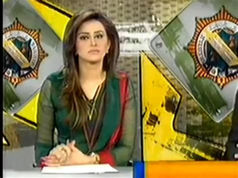Pakistani Spicy Newsreaders Sexiest News Reader News Anchor Of World Madiha Naqvi Looking Very Hot