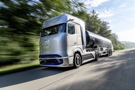 Nfz Messe Elektrifizierung Daimler Trucks Wird Konkret Und Zeigt Fuel