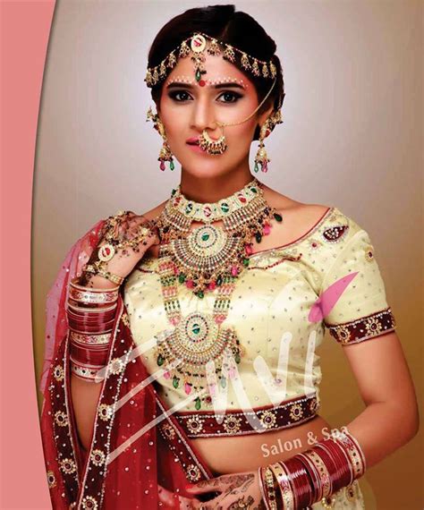 gujarati bride gujarati brides love to dress up in bright and vibrant colours the make up is