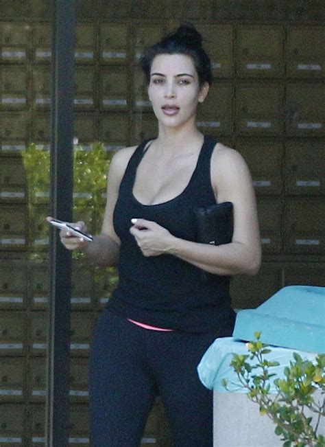 Kim Kardashian With No Make Up After Tanning At A Local Salon In Studio