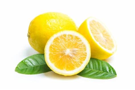 Masukkan daun seledri dan daun ketumbar serta gula cair ke dalam gelas. Tak Banyak yang Tahu! Ini 15 Manfaat Air Lemon untuk Tubuh ...