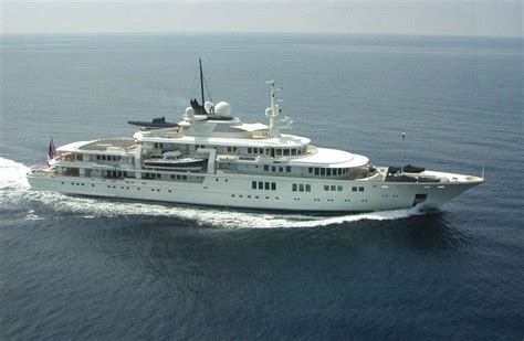 Yeah, putin couldn't care less. Paul Allen and Vladimir Putin Rule the Superyacht Scene at ...