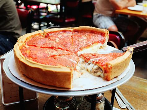 Im From Chicago Heres Why Chicago Deep Dish Pizza Is The Best Business Insider