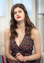 Alexandra Daddario Enjoys A Day With Her Pals Kate And Morgan In The