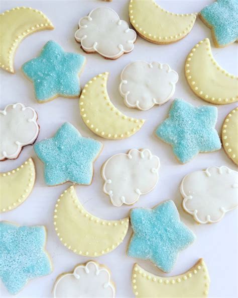Viral cookie decorating videos in recent years have highlighted the work of extremely talented cookiers. welcome to the online world of it wasn't until the last couple years that she saw decorating videos online and pushed herself to start. Best 25+ Star sugar cookies ideas on Pinterest | Christmas cookie cutters, Easy christmas ...