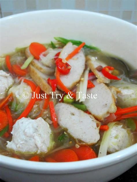 4 siung bawang putih 2. Sup soun dengan bakso & perkedel ikan buatan sendiri ...