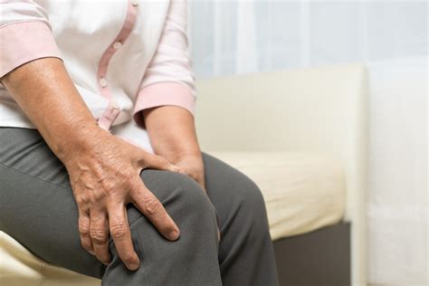 How To Manage Knee Pain In Old Age Health Library Blog