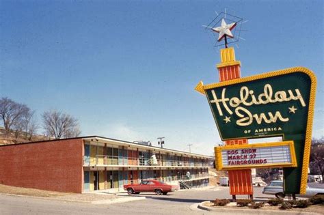 The Holiday Inn Circa 1966 Us 20dodge Street Vintage Hotels