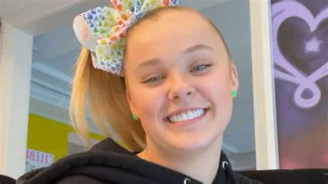 Jojo Siwa Reveals She Has A Girlfriend Says She Was Super Encouraging In Her Decision To Come
