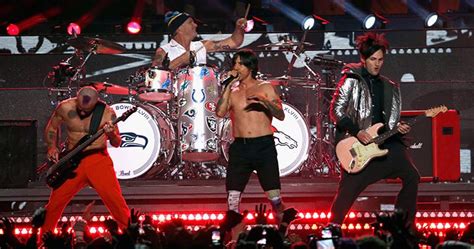 Red Hot Chili Peppers Admit They Faked It At Super Bowl Globalnewsca