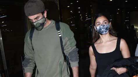 Alia Bhatt With Ranbir Kapoor Slays Airport Fashion In Chic Outfit And ₹1 Lakh Bag Pics And