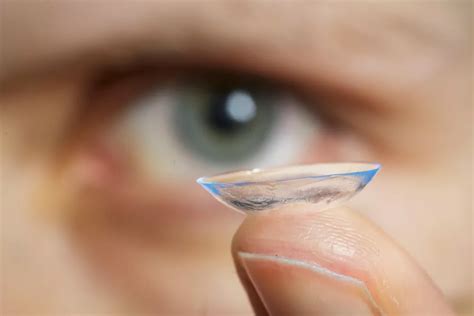 Smart Contact Lenses Developed By Researchers Use Self Moisturizing