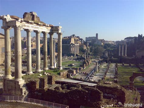 Il Colosseo E I Fori Imperiali In Area Pedonale