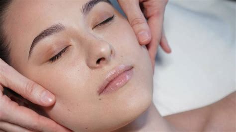 Facial Lymphatic Massage