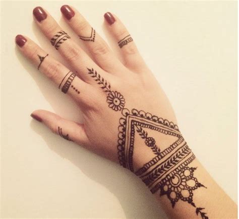 Gambar henna tangan simple 8 pieces india henna tattoo stencil set for women girls hand finger body paint temporary tattoo templates 20 x 10 5cm. √ 100 +Motif Gambar Henna Simple, Unik dan Paling Cantik ...