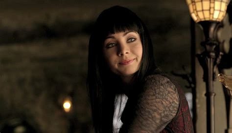 ksenia solo as kenzi lost girl s1e10 the mourning after screencap by dragonlady981