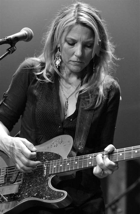 Pin By Spazzoboxer On Guitar Night Female Musicians Susan Tedeschi Blues Musicians