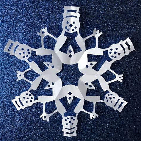We have twelve free printable snowflake templates to fold and cut into beautiful paper snowflakes. 147 best Paper Snowflake Patterns images on Pinterest | At ...