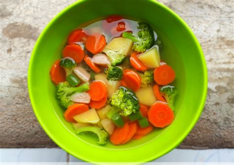 Sayur sop merupakan salah satu jenis sayuran berkuah yang sangat bervariasi jenis sayurannya. Easiest Way to Prepare Perfect Sayur Sop Bening Tersimple