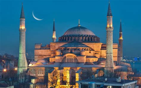Hagia sophia's dimensions are formidable for any structure not built of steel, writes helen gardner and fred kleiner in their book gardner's art through the ages: Nem lesz többé múzeum az isztambuli Hagia Sophia
