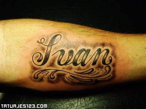 Ivan en letras - Tatuajes 123