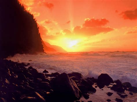 Superb Sunset On A Beach In Kauai Hawaii Hd Wallpaper 334974