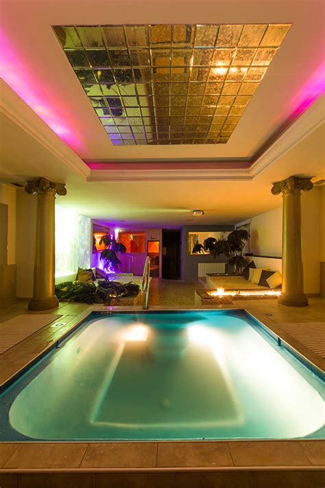 indoor pool fkk rom
