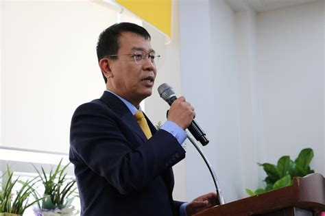 조선일보가 성매매를 미끼로 금품을 훔친 절도범 기사를 보도하면서 조국 전 법무부 장관과 딸 조민 씨 모습의 그림을 사용했다 비난을 사고. 김종대 "조국 '죽창가' 페북, 전략가들이 할 일 아냐"
