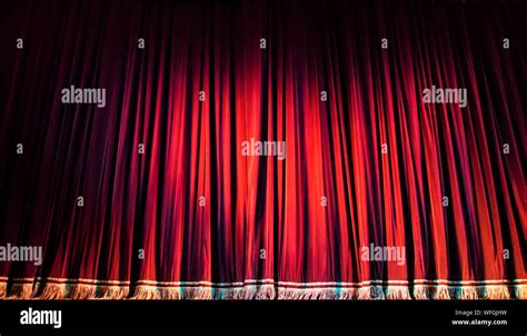Stage Spotlight Curtain Hi Res Stock Photography And Images Alamy