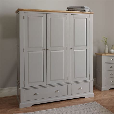 St Ives Grey Painted Triple Wardrobe In Natural Oak