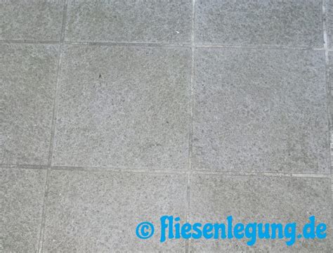 Die fliesenleger kosten haben einen nicht ganz unerheblichen einfluss auf die kosten für ein fliesen werden in der regel in einem raum verlegt, wo eine hohe luftfeuchtigkeit besteht. Fliesen verlegen Kosten & Preise für Material & Arbeitszeit