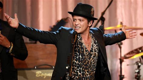 Bruno mars (born peter gene hernandez on october 8, 1985) is an american pop/r&b singer/songwriter. Dalle canzoni di Bruno Mars a Beyoncè nel nostro nuovo ...