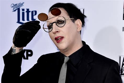 Marilyn Manson Takes A Fist To The Face At Dennys Eater