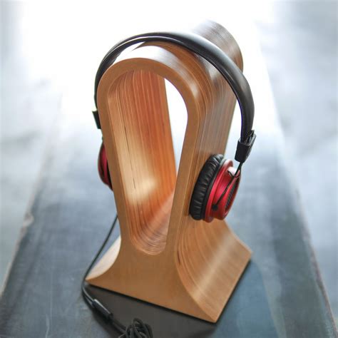 All you need is a handsaw, wood, a ruler, pencil, headphones, sandpaper, glue. 50 Best DIY Headphone Stand Ideas | Types, Advantages And How to Make It | Diy headphone stand ...
