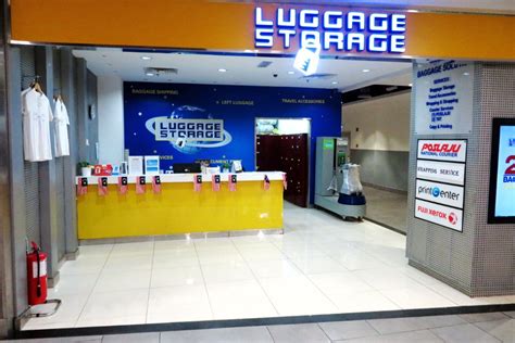 Luggage storage facility next to domestic arrival area. Tempat Penitipan Koper Di Bandara Kuala Lumpur - Sebuah Tempat