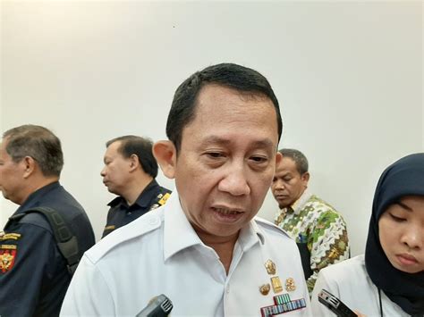 Namun, bagi pemohon visa as yang ditolak pada atau setelah 20 januari 2020, bisa meminta pertimbangan ulang tanpa perlu mengajukan kembali permohonan mereka dan tidak perlu membayar biaya tambahan. 109 Orang Ditolak Masuk Indonesia - Medcom.id